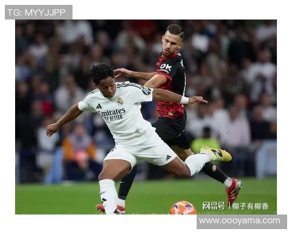 德甲激战曼联与皇马战成平局逆转瞬间点燃全场热情与转会传闻