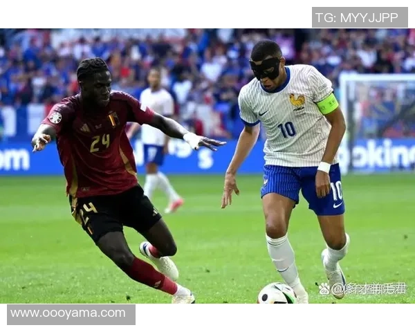 中超精彩对决曼联与本菲卡战成平局乌龙球引发全场热烈反响