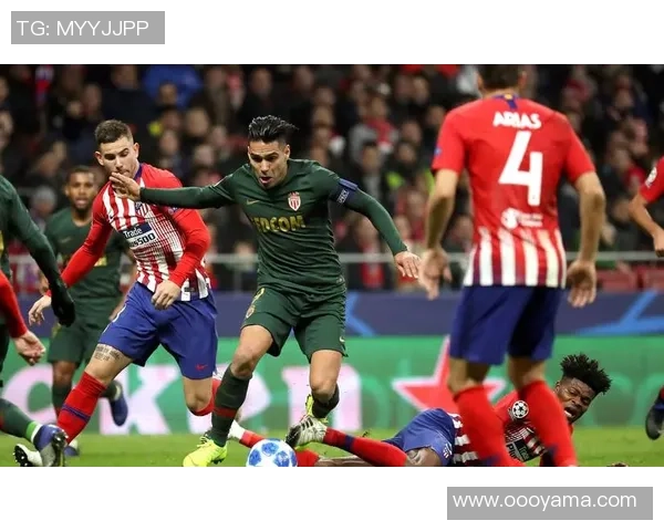 世界杯精彩对决本菲卡与那不勒斯激战成平局数据分析揭示比赛亮点与反转瞬间